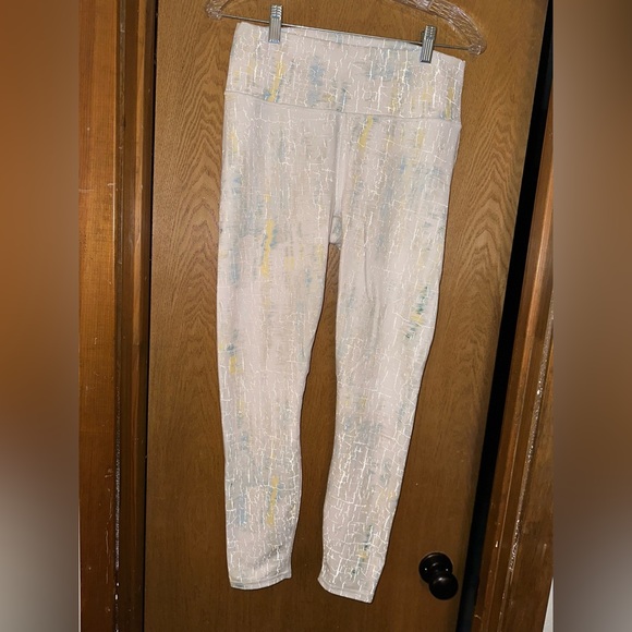 2 for 1 Fabletics Powerhold leggings - Picture 5 of 7